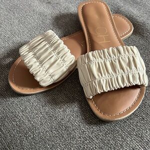 Beach by Matisse cream Leather Ruched Channel Sandal Slides Women's 8